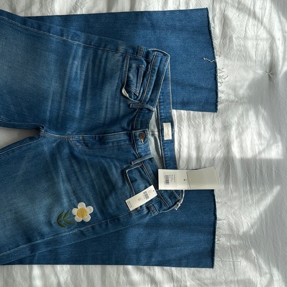 MOTHER Flare Jeans with embroidered Daisy - Picture 2 of 10